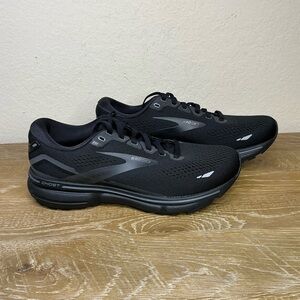 Brooks Ghost 15 Black and Ebony Running Shoe Women’s 8.5D (Wide)